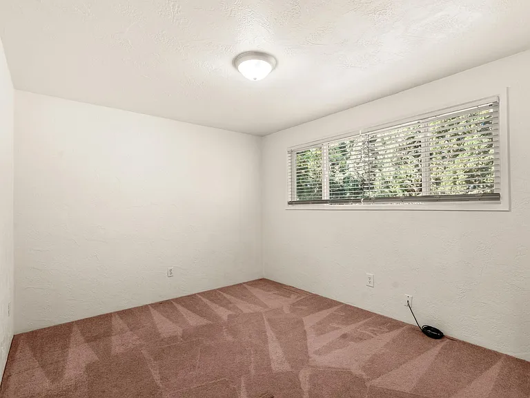 448 N 1st St — Photo 47