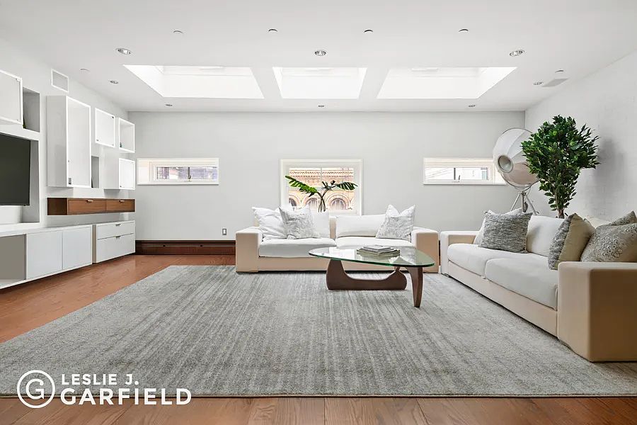 1st image of 123 Chambers St #6
