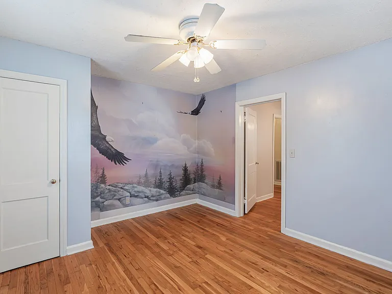 1315 E Red Bud Rd — Photo 15