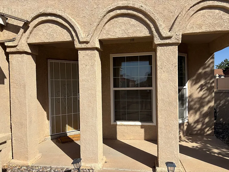 2125 Sierra Ln NE — Photo 4