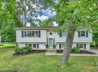 58 Edgewood Dr, Central Valley, NY 10917