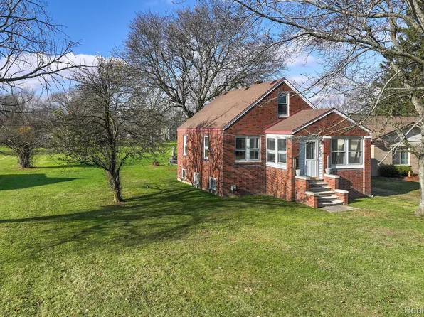 14851 Cavell St, Livonia, MI 48154