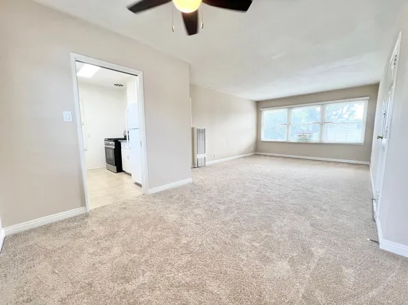 Sun-Filled 1 Bedroom in Park Estates | Garage Parking Available & On-Site Laundry, 5285 E Anaheim Rd #5299, Long Beach, CA 90815