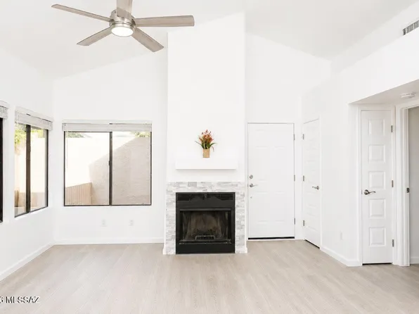 9752 E 1st St, Tucson, AZ 85748