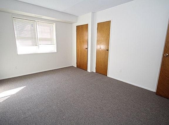 4th image of 167 Cromwell Ave #5