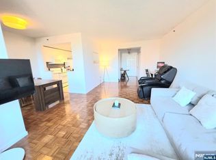 100 Old Palisade Rd APT 1615, Fort Lee, NJ 07024