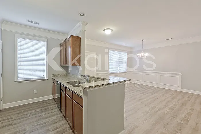 141 Whitton Ct — Photo 11