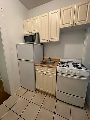 Rented by Peter R. Hungerford, LREB | media 11