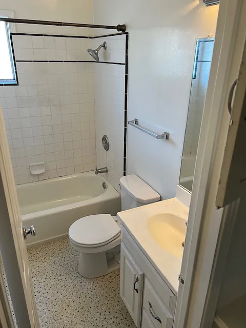 Studio, 380 sqft, $1,750 — Photo 4
