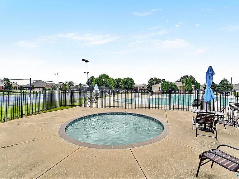 114 Hudson River Dr — Photo 46