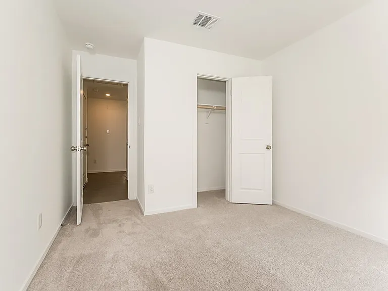 16118 Hatton Dr — Photo 14