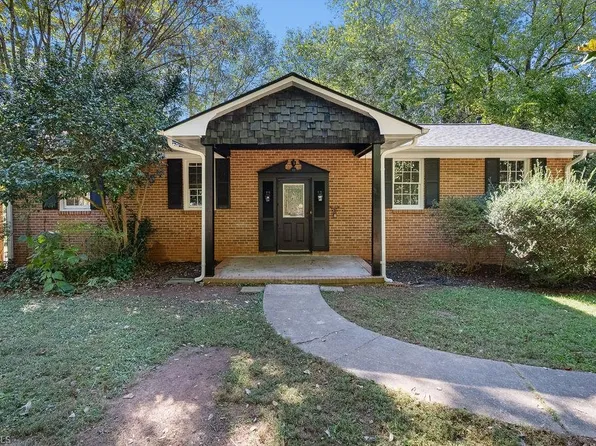 2160 Independence Rd, Winston Salem, NC 27106