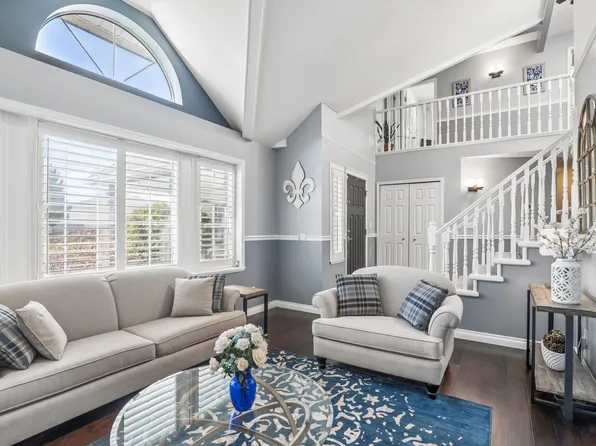8536 142a St, Surrey, BC V3W 0Z8