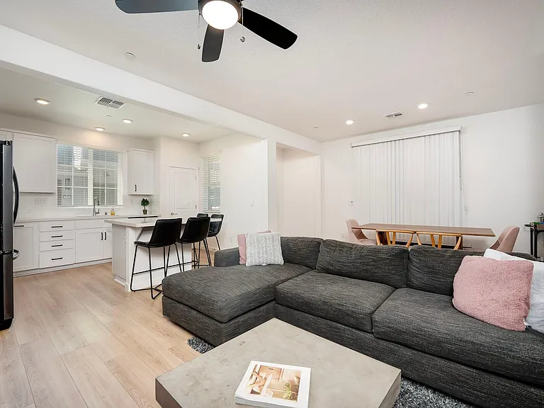 3296 Chickadee Ct — Photo 6