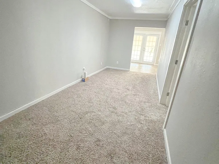 608 N Adelaide St — Photo 27