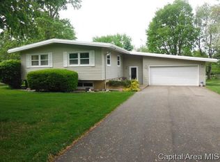 143 Lakeland Dr, Galesburg, IL 61401