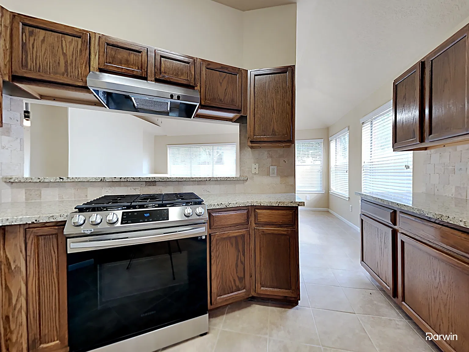 4 bed, 2.0 bath, 1918 sqft, $2,415 — Photo 3