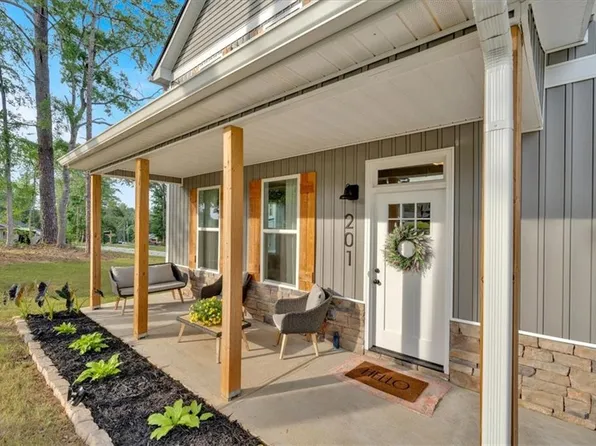 201 Pinecrest Rd, Cedartown, GA 30125