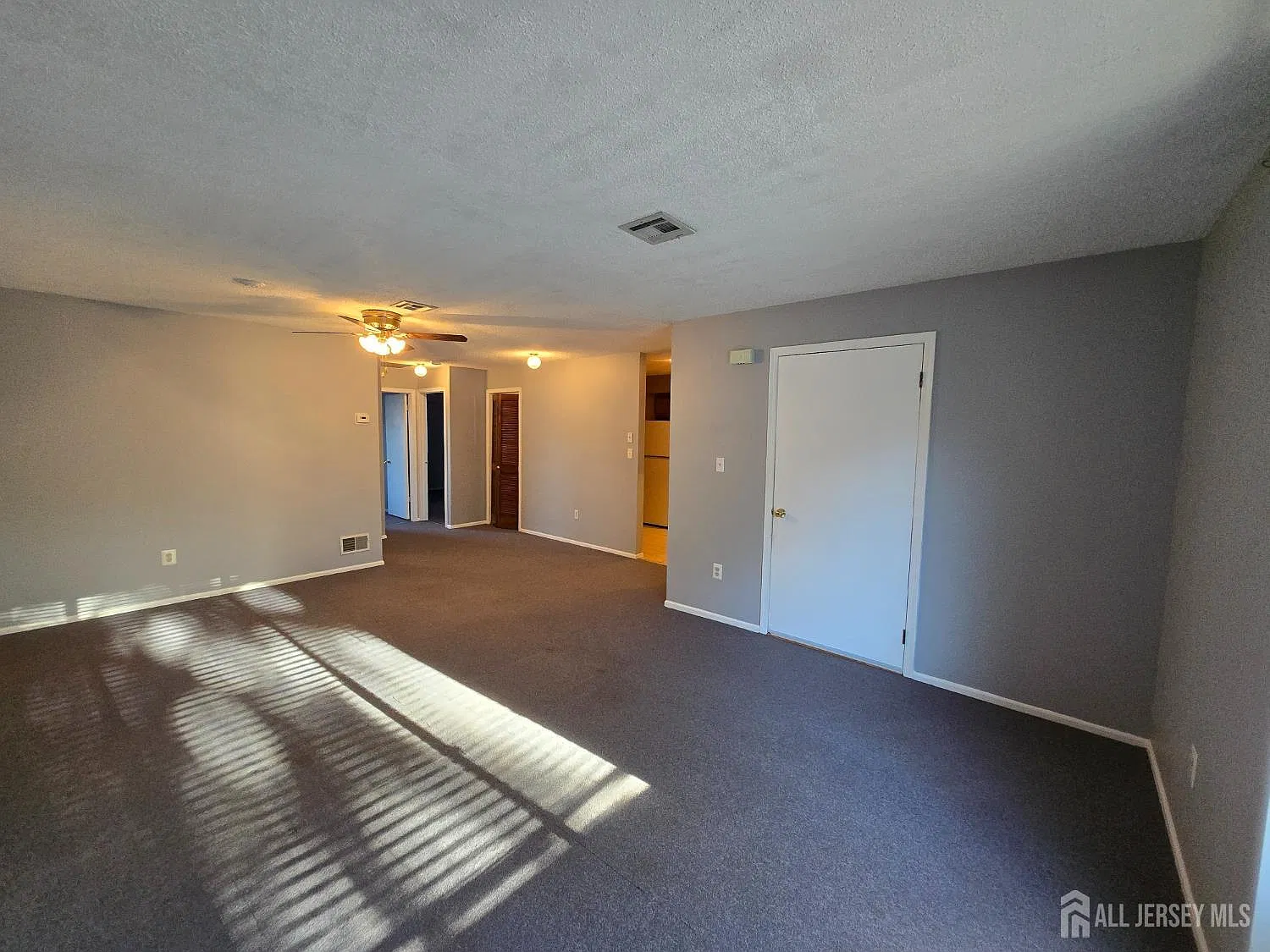 2 bed, 1.0 bath, 1007 sqft, $2,350 — Photo 4