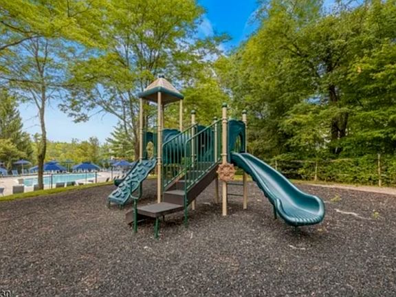 3rd image of 1602 Appleton Way