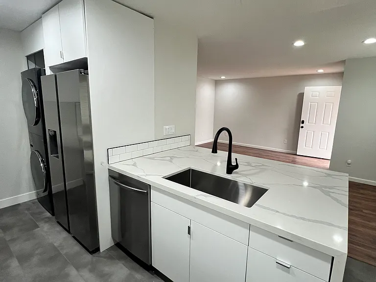 405 S 7th St #7 — Photo 8