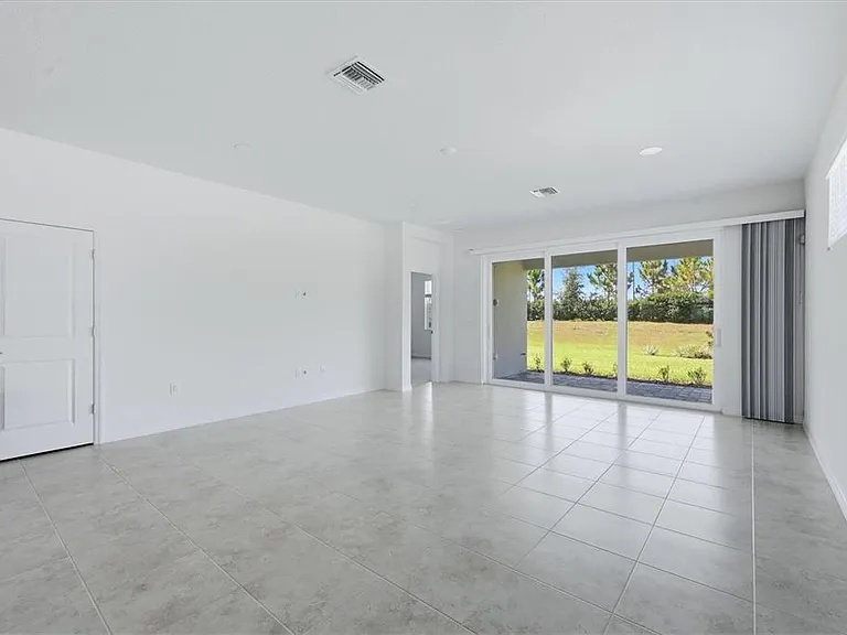 8113 Sternway Rd — Photo 3
