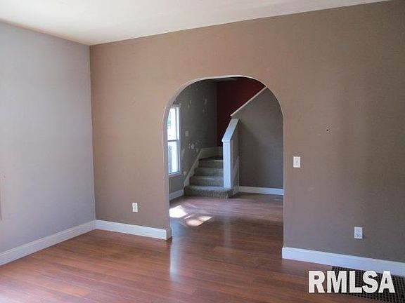 4th image of 1020 W Gift Ave