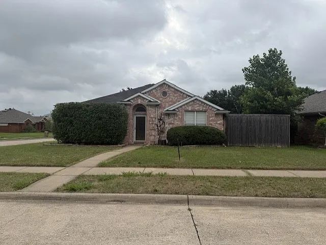 8806 Oakwood Ln