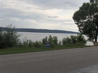 15036 N River Beach Dr, Chillicothe, IL 61523