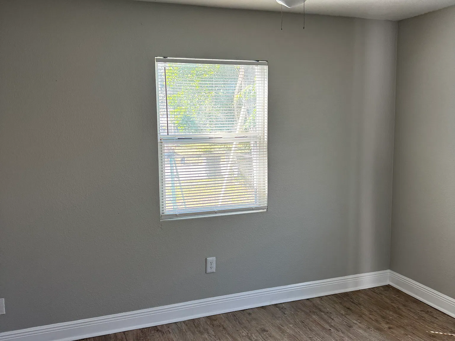 4 bed, $2,400 — Photo 3