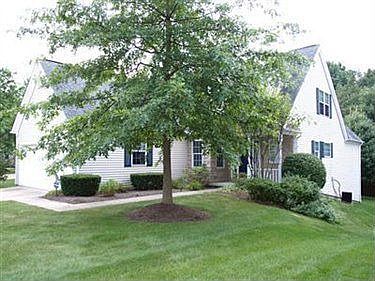 4th image of 395 Woodside Dr