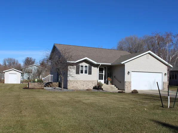 604 Evergreen Ct, Paynesville, MN 56362
