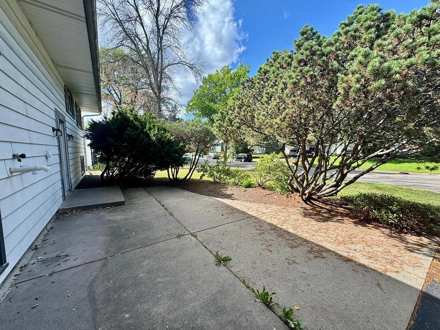 5 bed, 1840 sqft, $2,500 — Photo 4