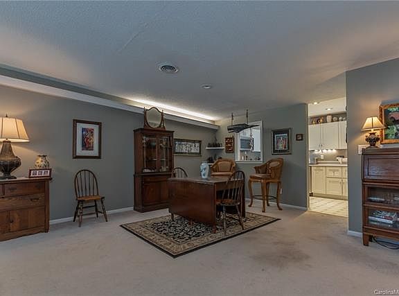 5th image of 251 Carolina Dr APT 09C
