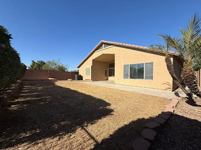8202 S 47th Ave — Photo 38