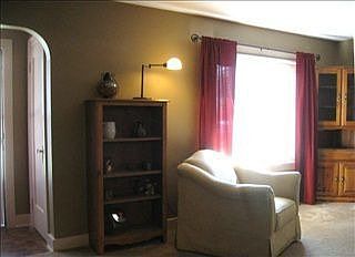 3rd image of 616 Charles St