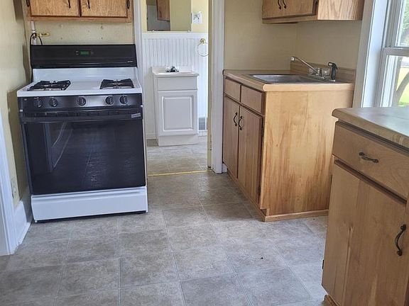 3rd image of 123 1st Ave NW Unit 2