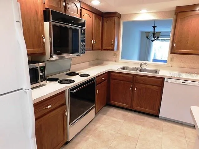 375 Three Lakes Ln #A — Photo 6