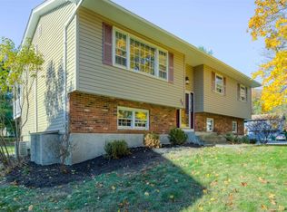 11 Shelley Rd, Poughkeepsie, NY 12603