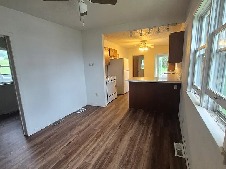 205 1st Ave — Photo 7