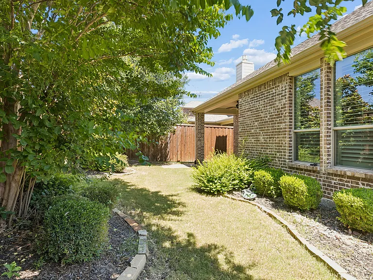 3028 Dustywood Dr — Photo 36