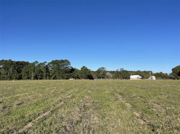 930 Jones Rd, New Waverly, TX 77358