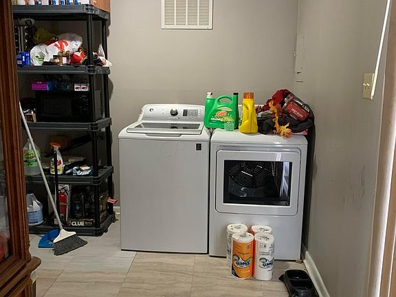 5th image of 1612 Huxley Dr