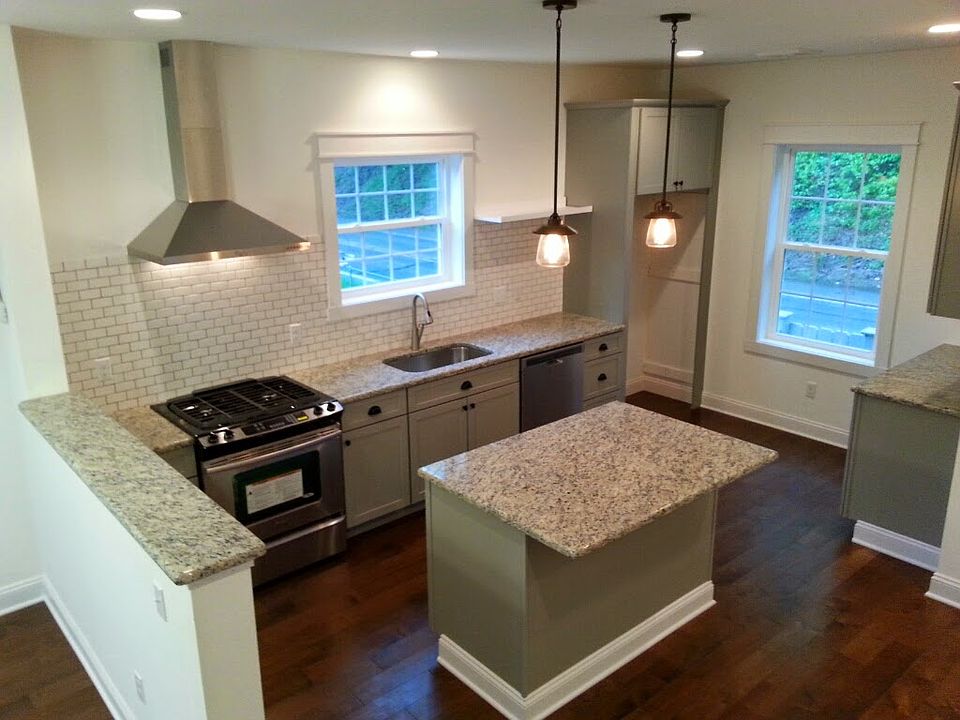 Large fully upgraded kitchen