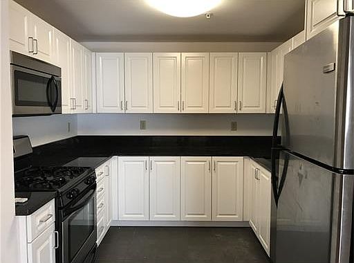 2nd image of 387 George St