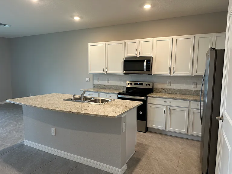 3915 Goldheart Blvd — Photo 7