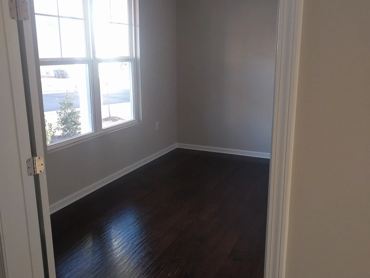 5 bed, 3202 sqft, $850 — Photo 3