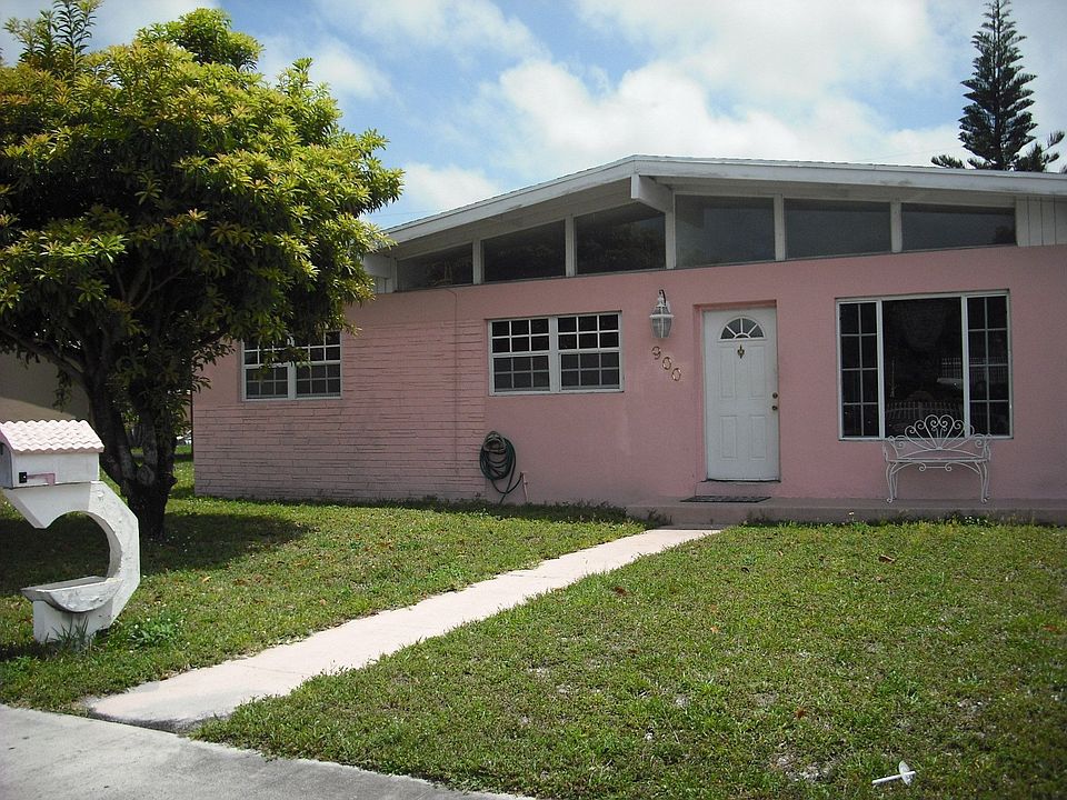 Lovely home with large yards