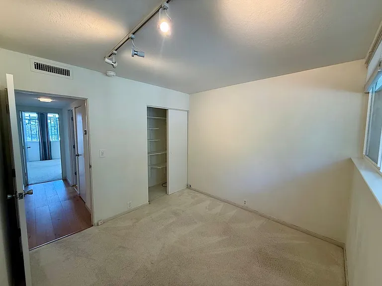 30 Andrew Dr #121 — Photo 16
