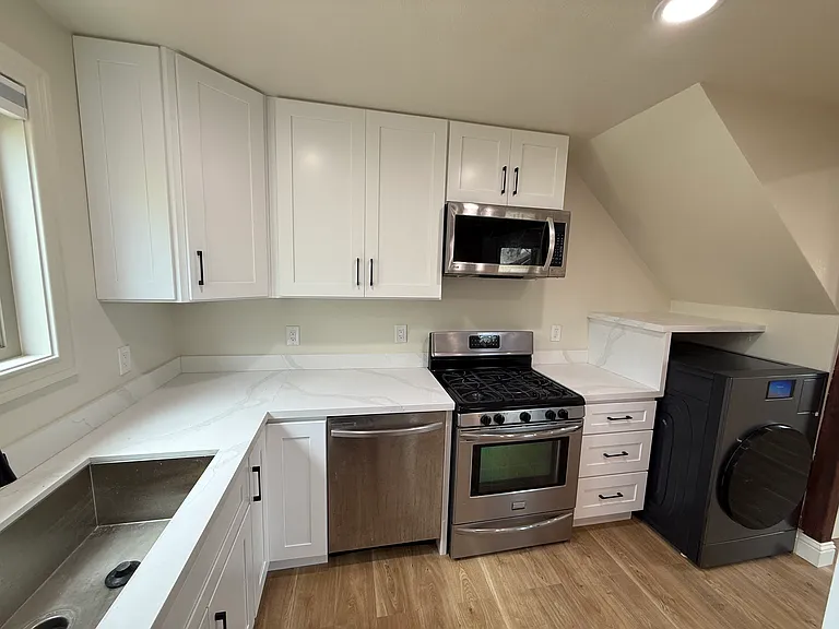1517 Liberty St — Photo 11